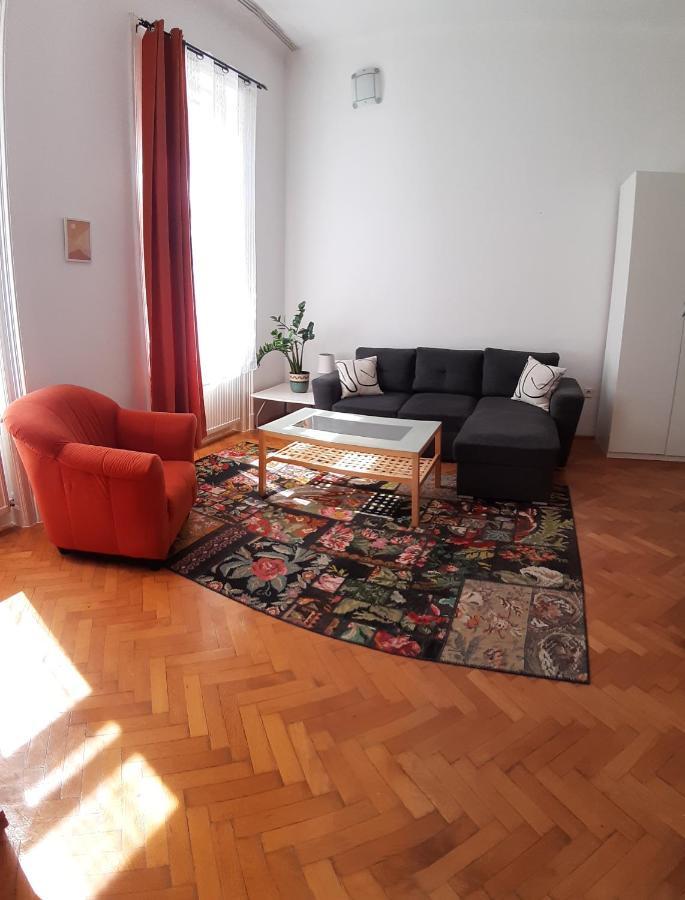 Citypark Classic Downtown Apartment Budapeste Exterior foto
