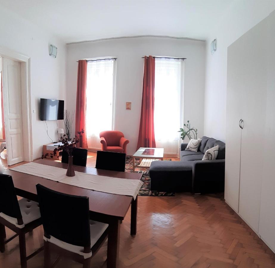 Citypark Classic Downtown Apartment Budapeste Exterior foto