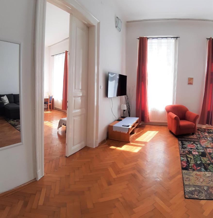 Citypark Classic Downtown Apartment Budapeste Exterior foto